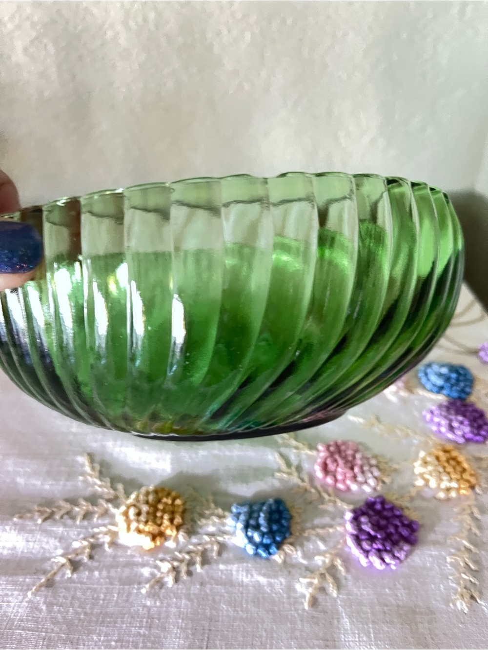 Vintage Emerald Green Swirl Ribbed Glass Bowl Depression Glass Style 6”
